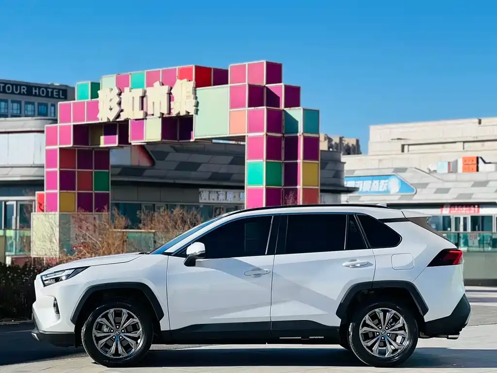 Toyota RAV4 2023 из CN, фото 3