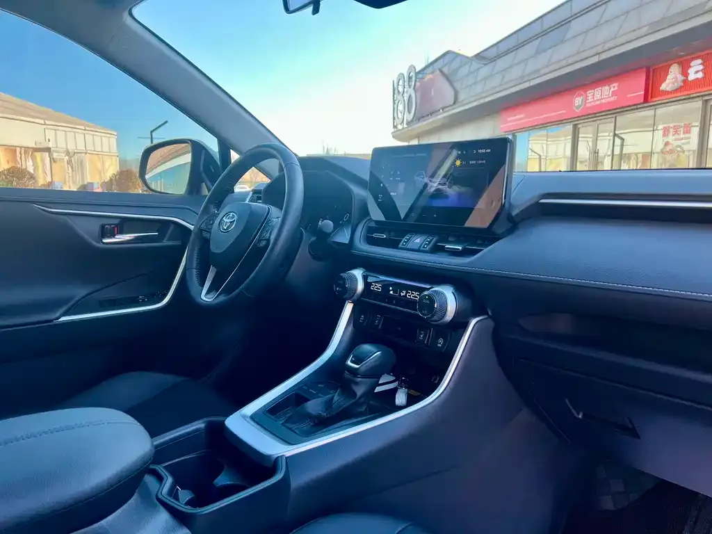 Toyota RAV4 2023 из CN, фото 7