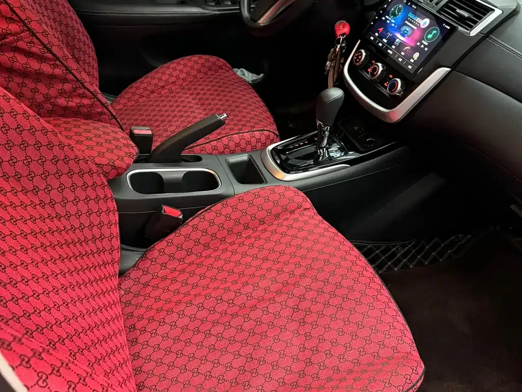 Nissan Tiida 2023 из CN, фото 5