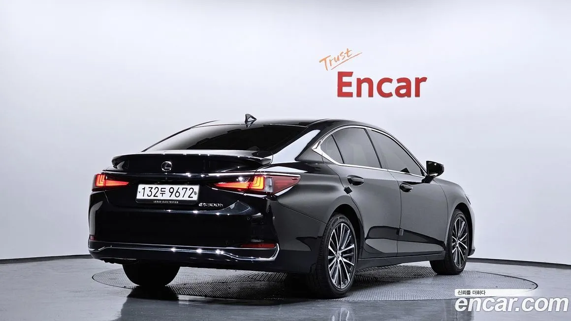 Lexus ES 2023 из KR, фото 2