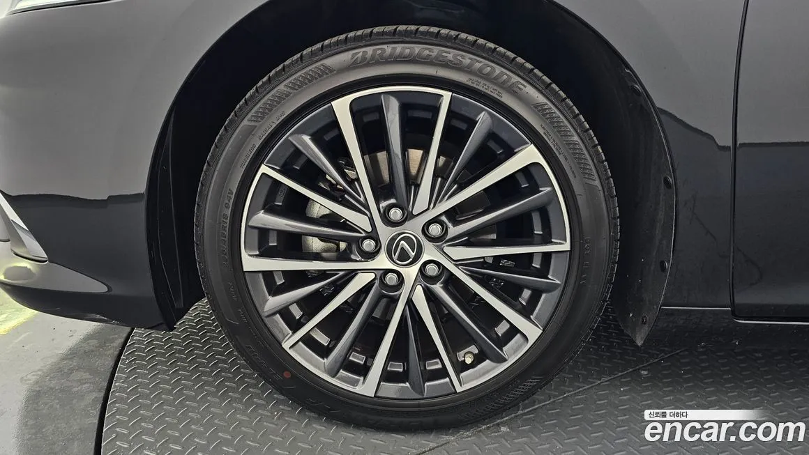 Lexus ES 2023 из KR, фото 5