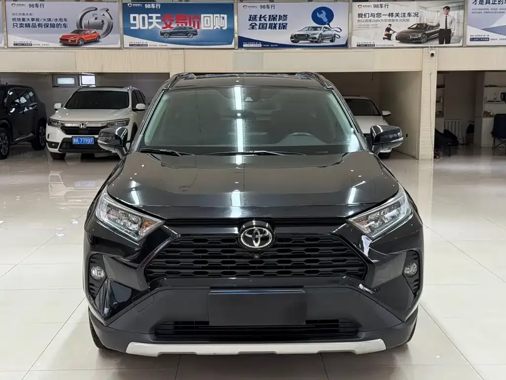 Toyota RAV4 2022 из CN, фото 2