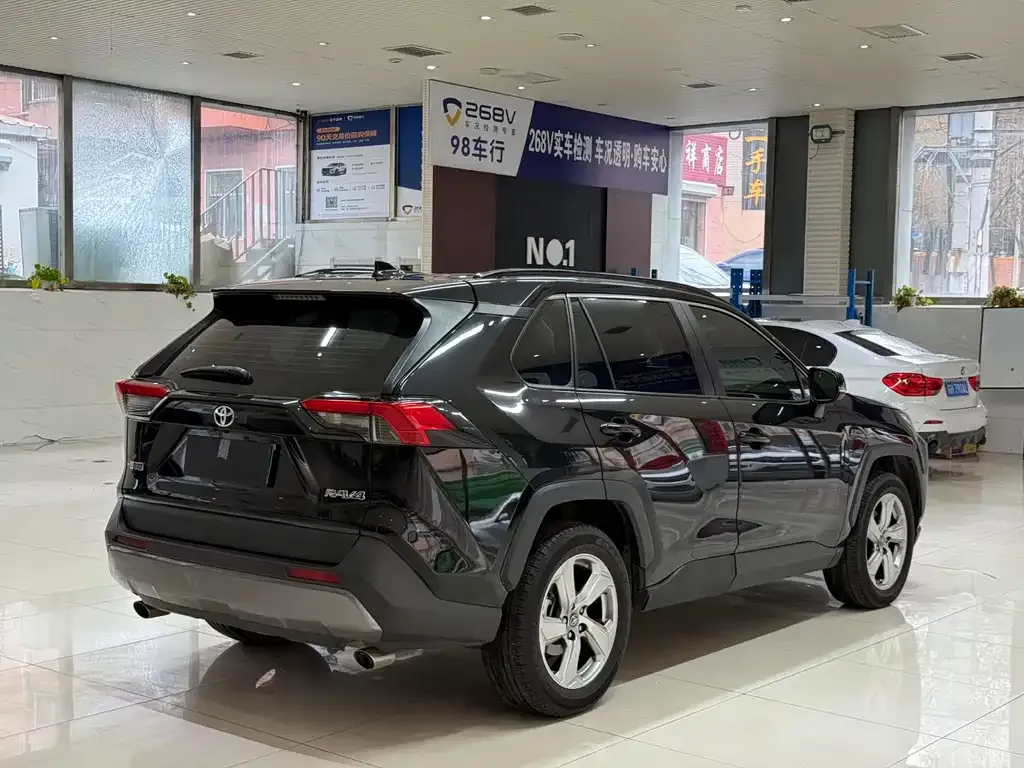 Toyota RAV4 2022 из CN, фото 4