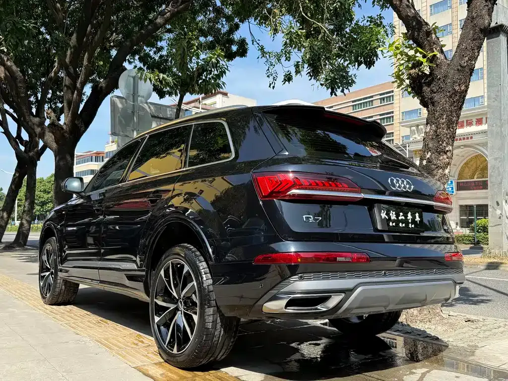 Audi Q7 2021 из CN, фото 6