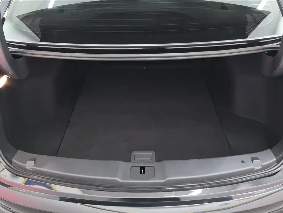 Hongqi E-QM5 2024 из CN, фото 4