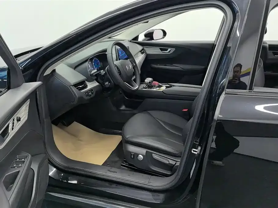 Hongqi E-QM5 2024 из CN, фото 9