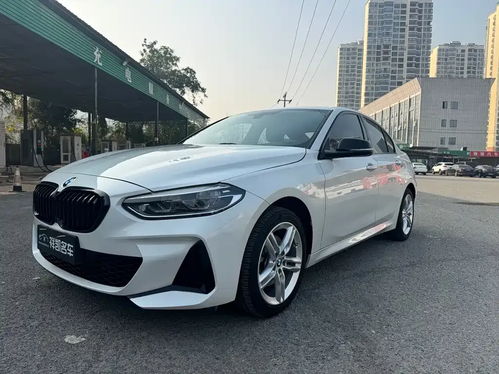 BMW 1 Series — фото 1