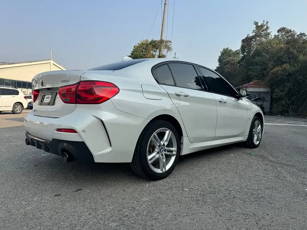 BMW 1 Series — фото 9