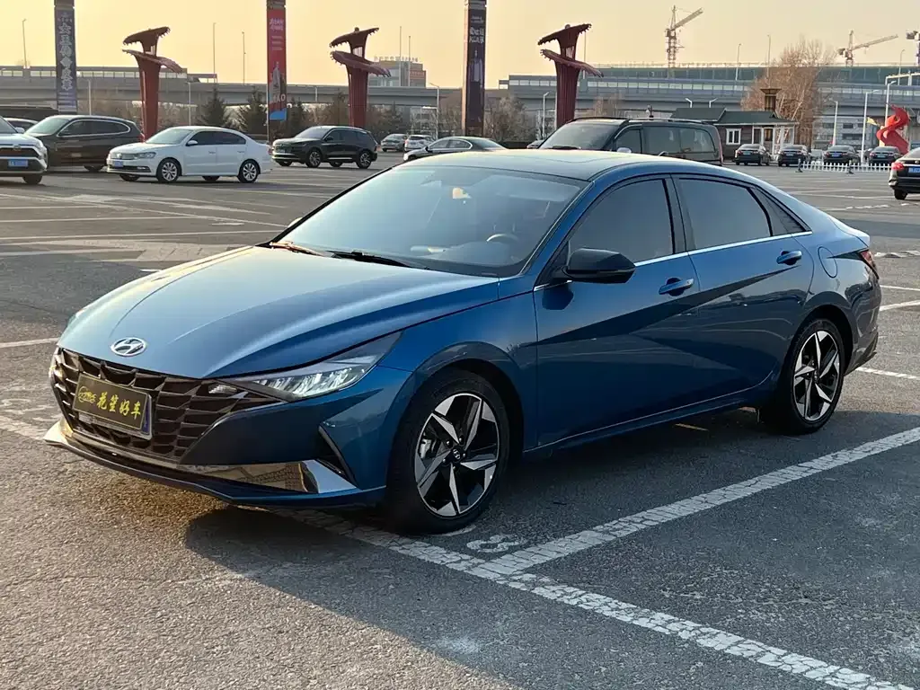 Hyundai Elantra 2022 из CN, фото 1
