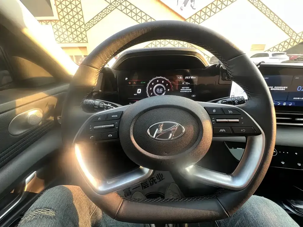 Hyundai Elantra 2022 из CN, фото 10
