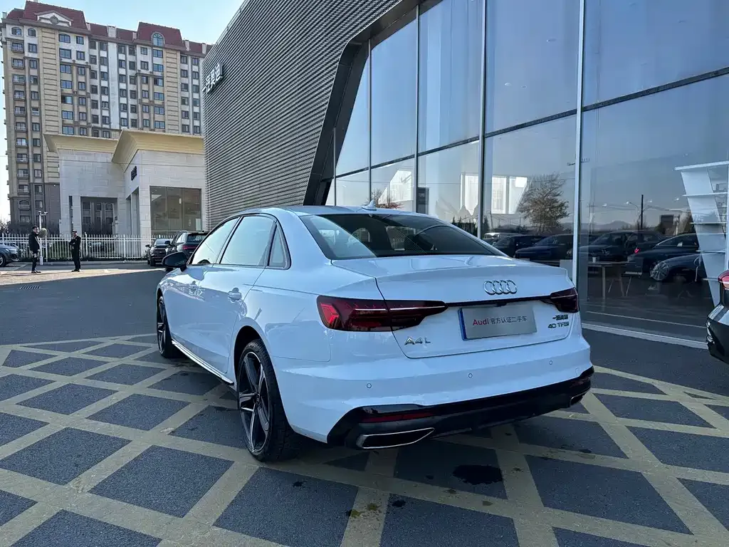 Audi A4L 2025 из CN, фото 5