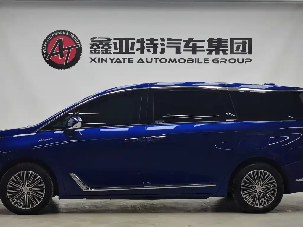 Buick GL8 Hybrid — фото 3