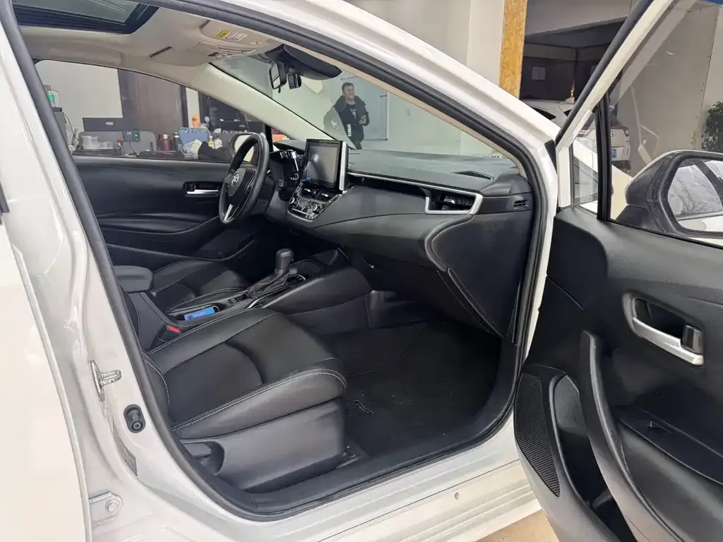 Toyota Corolla 2021 из CN, фото 10