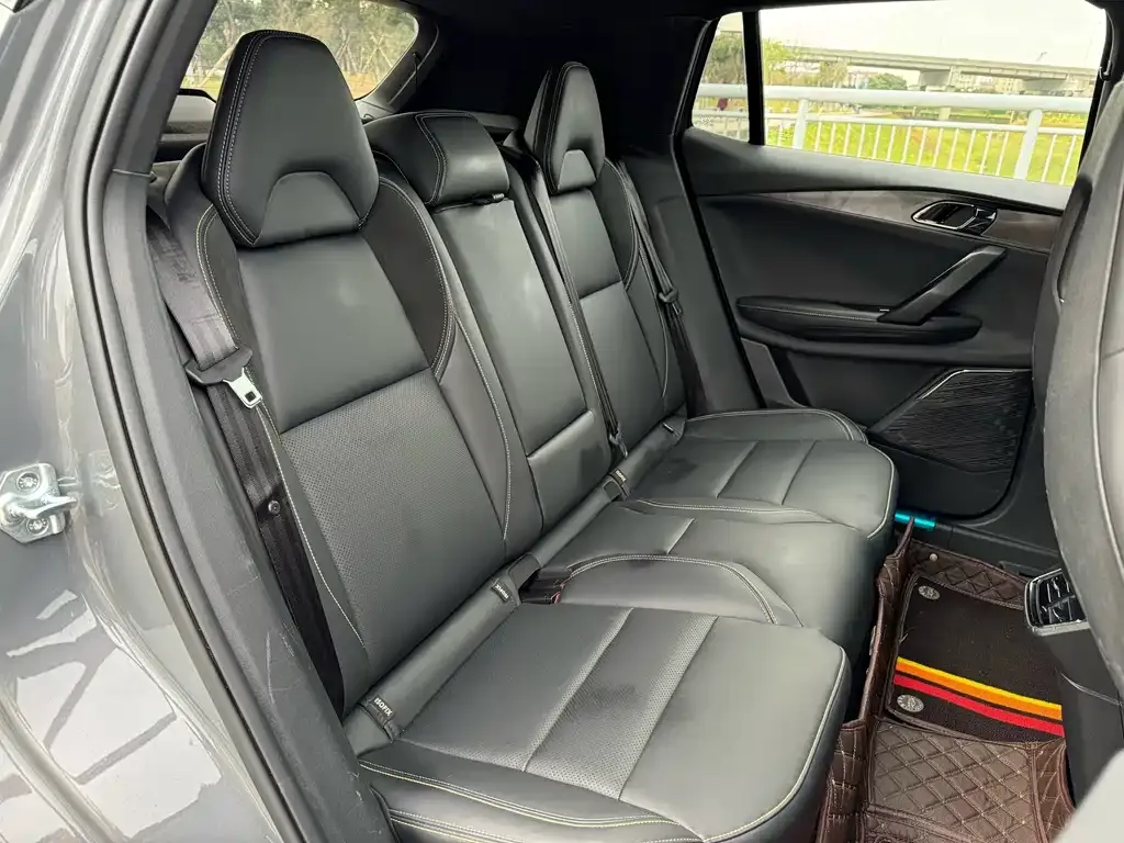 Lynk & Co 06 2023 из CN, фото 9