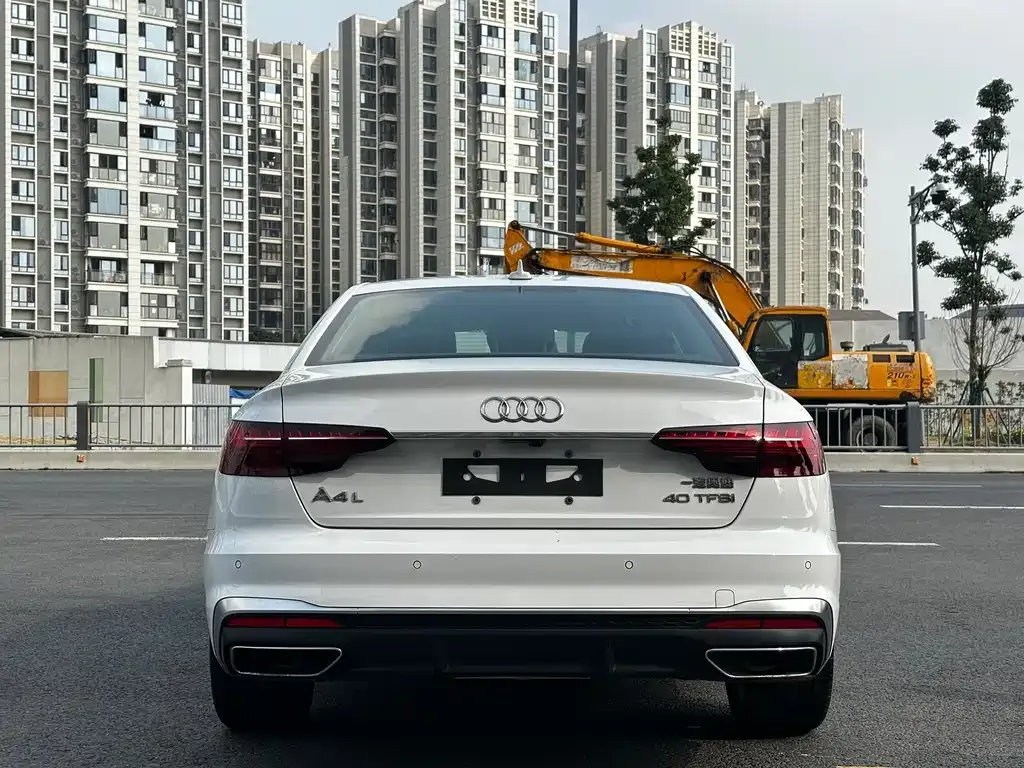 Audi A4L 2021 из CN, фото 5