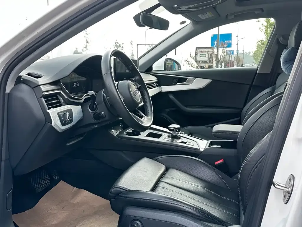 Audi A4L 2021 из CN, фото 7