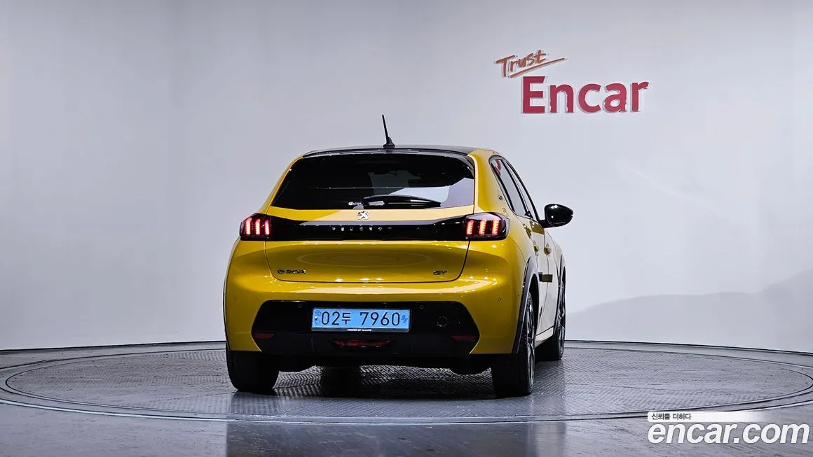 Peugeot 208 2023 из KR, фото 4