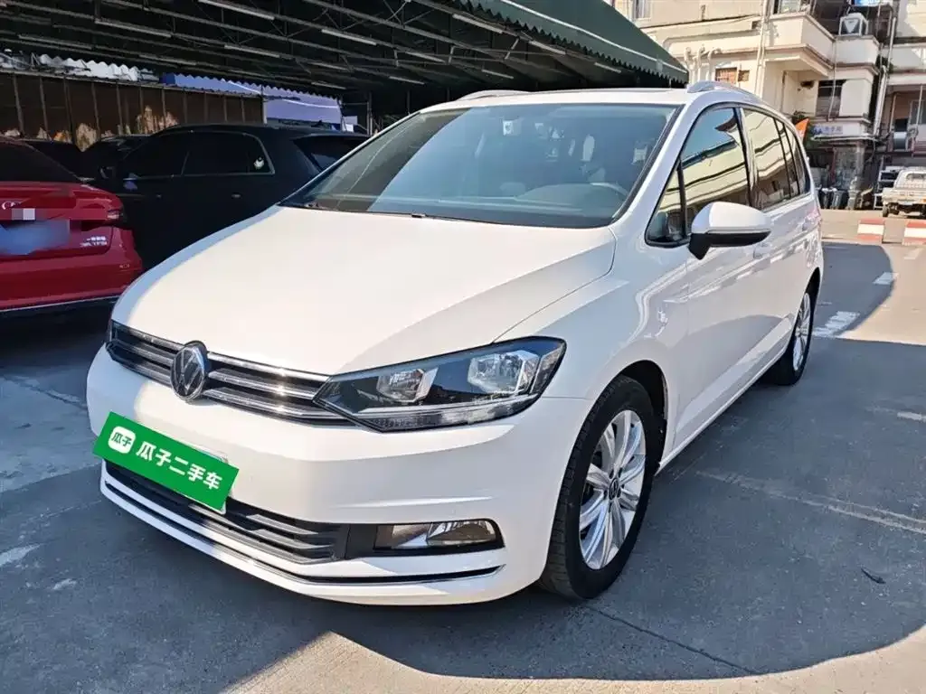 Volkswagen Touran 2021 из CN, фото 2