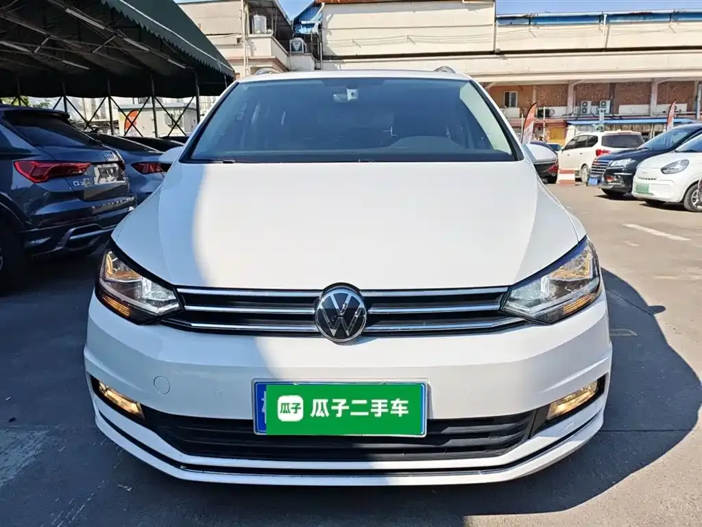 Volkswagen Touran 2021 из CN, фото 3