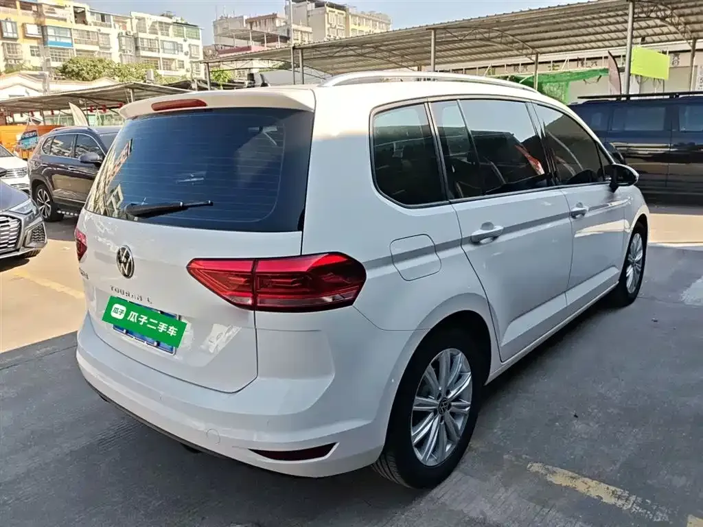 Volkswagen Touran 2021 из CN, фото 7