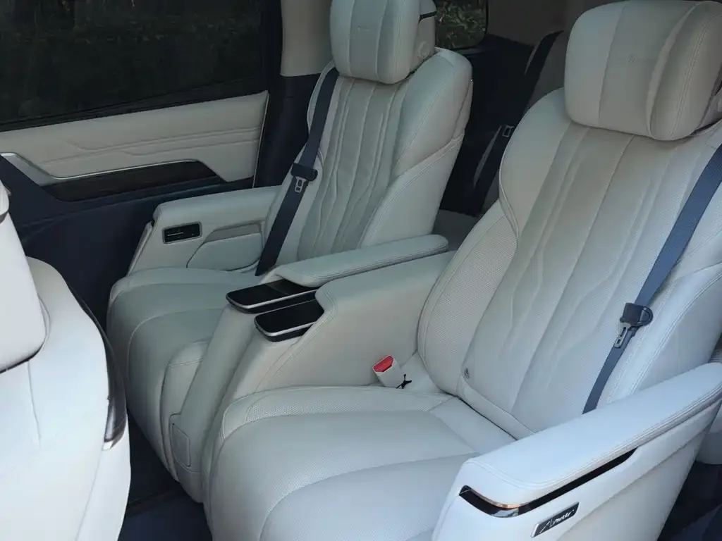 Buick Century 2023 из CN, фото 6