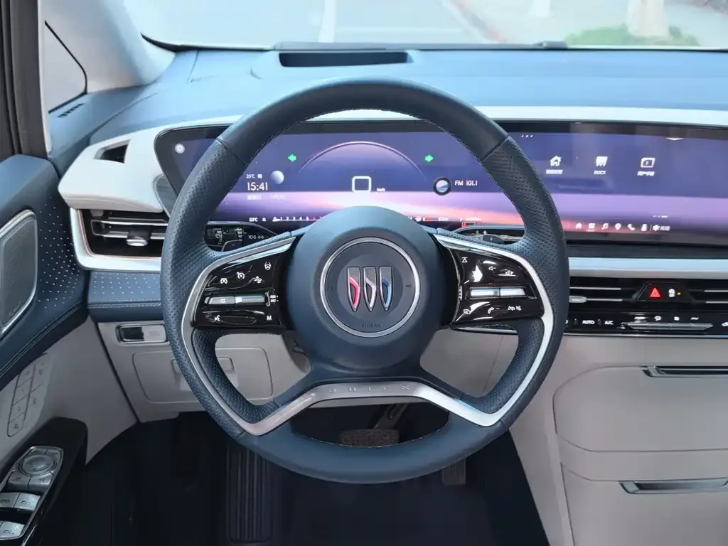 Buick Century 2023 из CN, фото 8