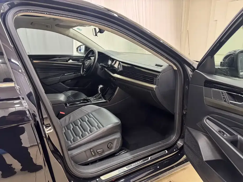 Volkswagen Passat 2021 из CN, фото 10
