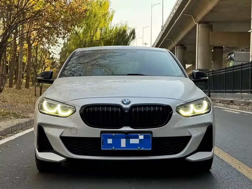 BMW 1 Series 2021 из CN, фото 2