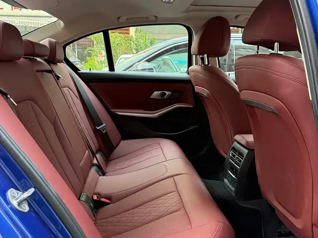 BMW 3 Series 2023 из CN, фото 8