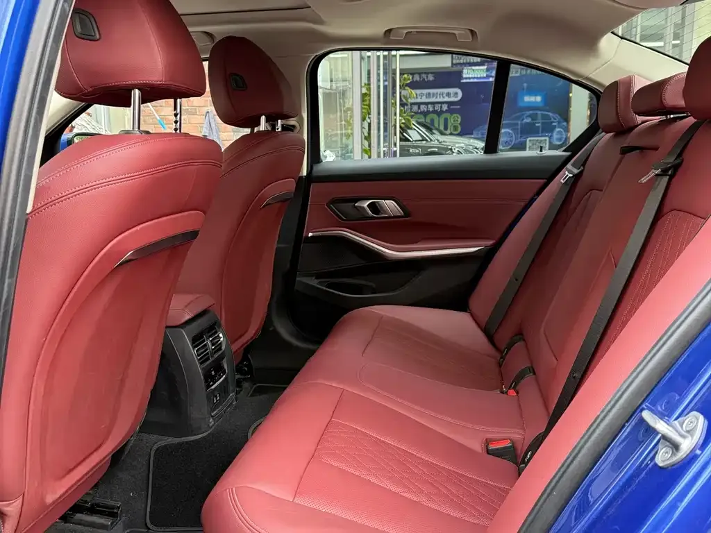 BMW 3 Series 2023 из CN, фото 9