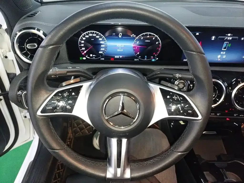 Mercedes-Benz A-Class 2024 из CN, фото 10