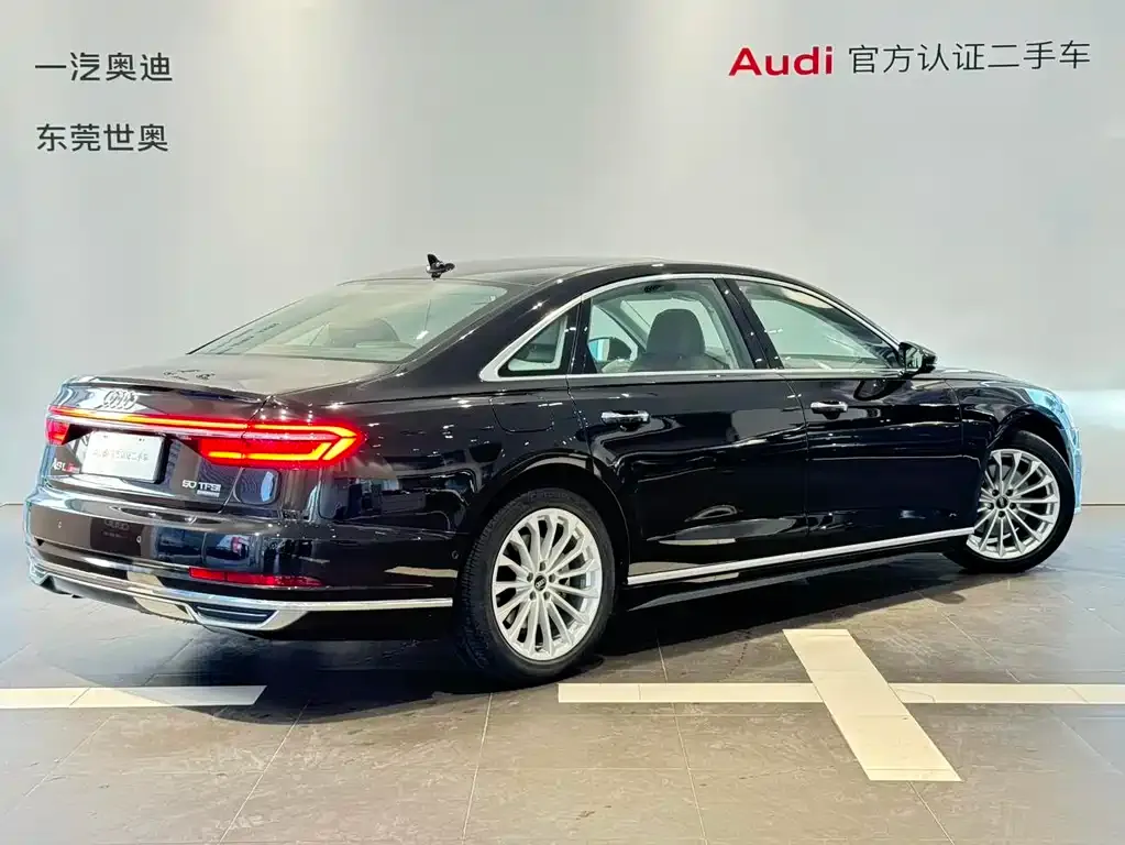 Audi A8 2023 из CN, фото 3
