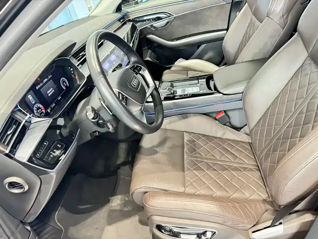 Audi A8 2023 из CN, фото 7