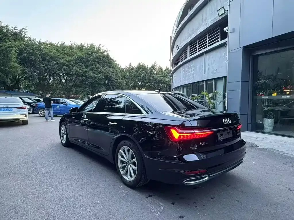 Audi A6L 2021 из CN, фото 9