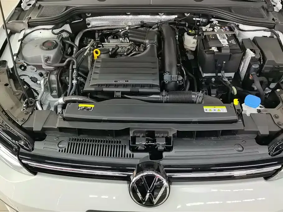 Volkswagen Golf 2024 из CN, фото 10