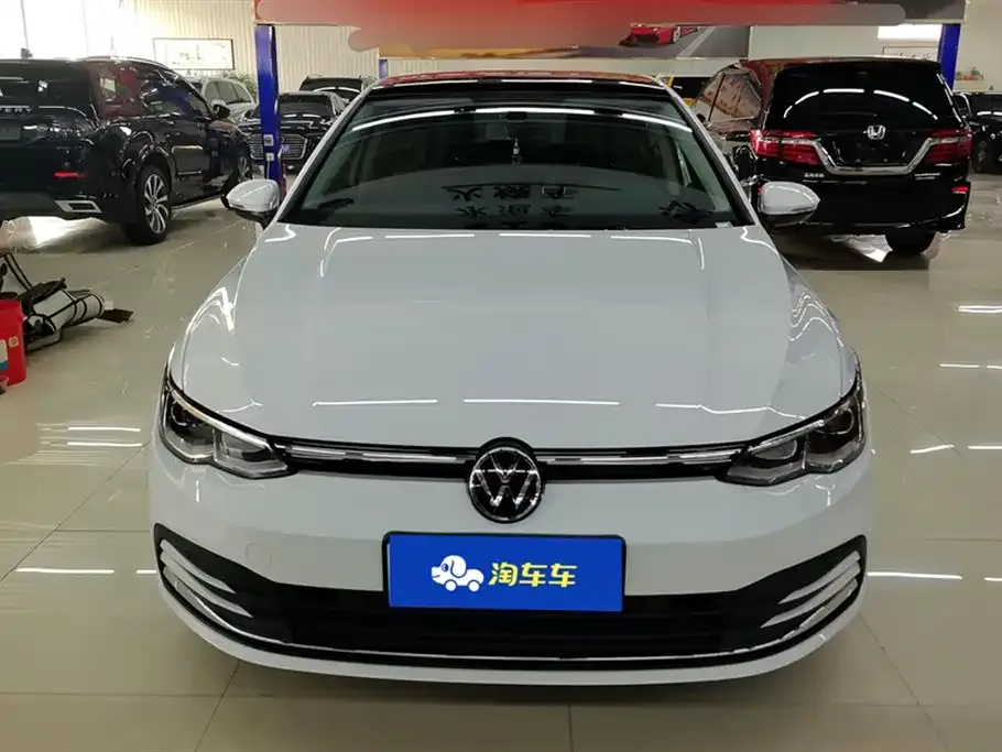 Volkswagen Golf 2024 из CN, фото 2