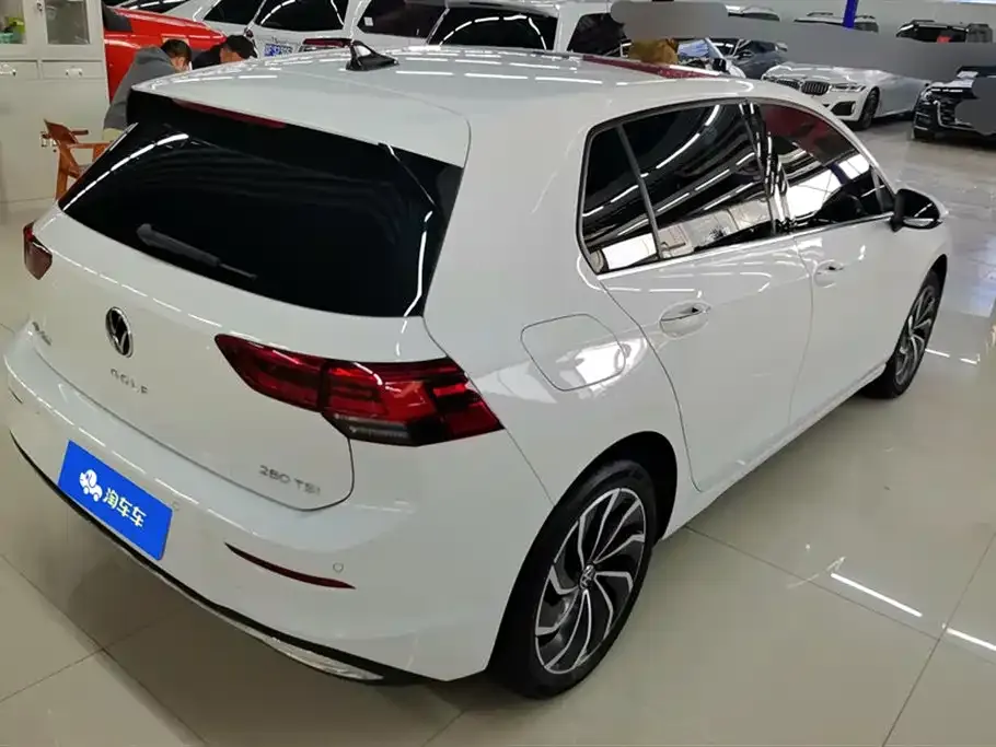 Volkswagen Golf 2024 из CN, фото 3