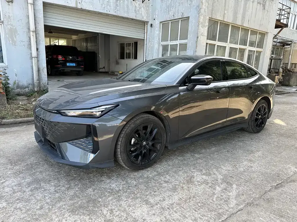 Changan UNI-V 2023 из CN, фото 1