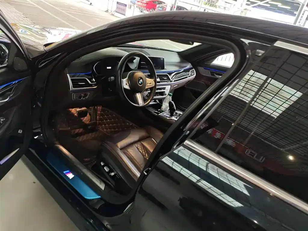 BMW 7 Series 2021 из CN, фото 4
