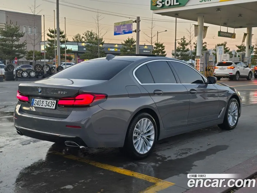 BMW 5-Series 2022 из KR, фото 2