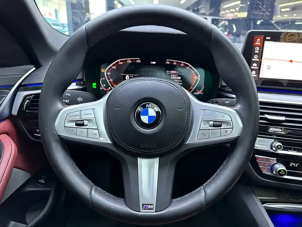 BMW 5 Series — фото 10