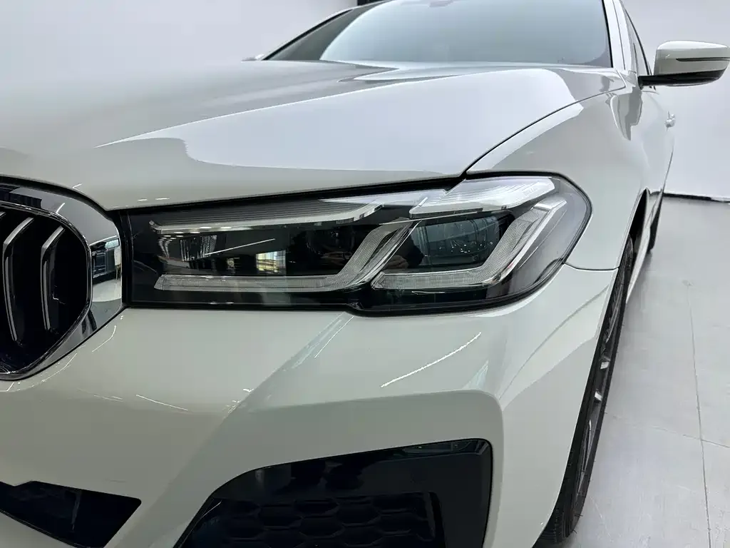 BMW 5 Series — фото 4