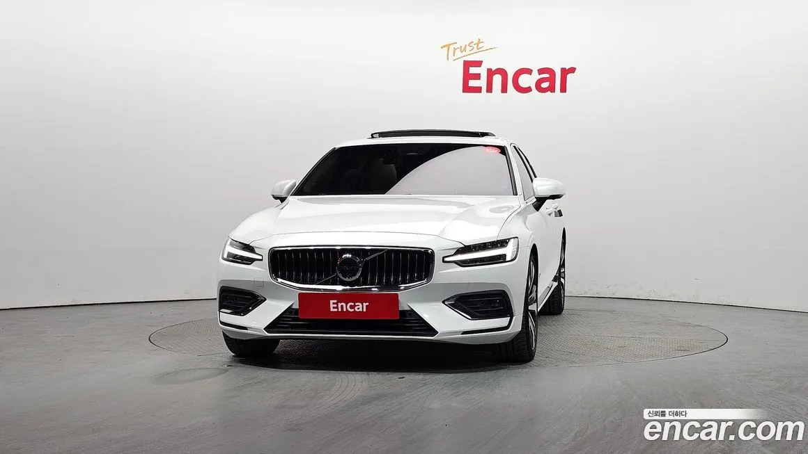 Volvo S60 2024 из KR, фото 3