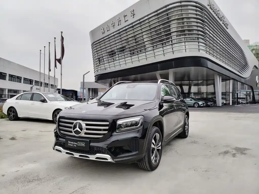 Mercedes-Benz GLB — фото 1