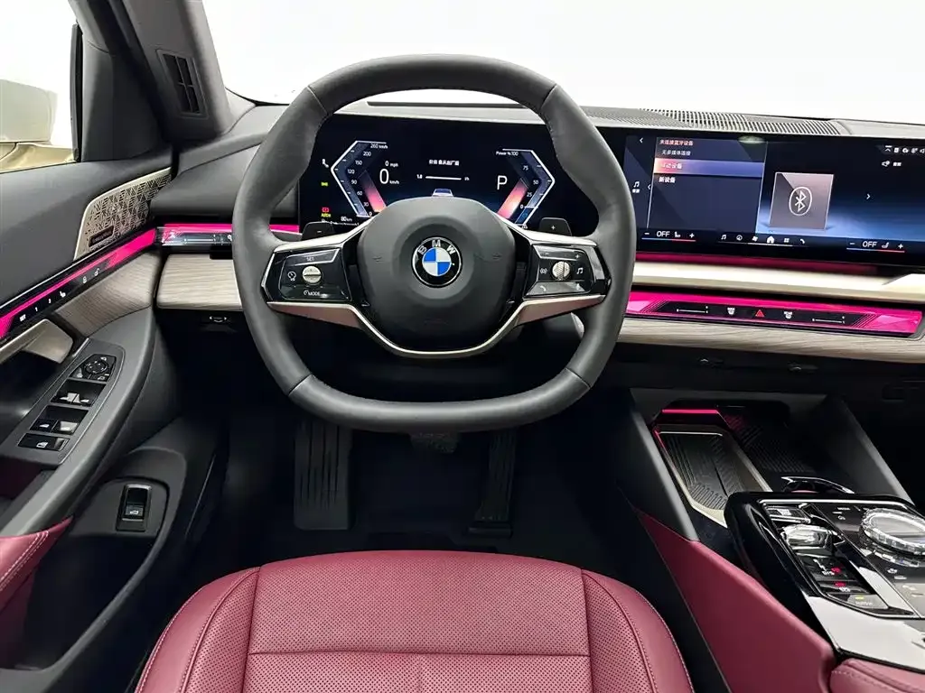 BMW 5 Series 2024 из CN, фото 10