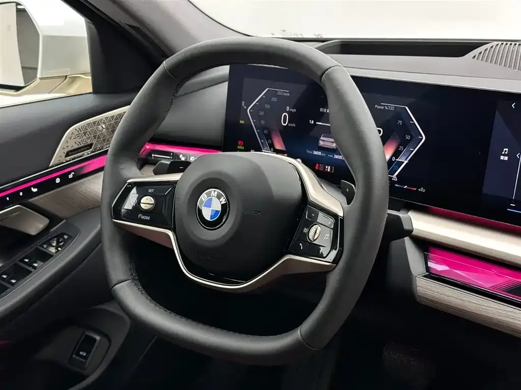 BMW 5 Series 2024 из CN, фото 9