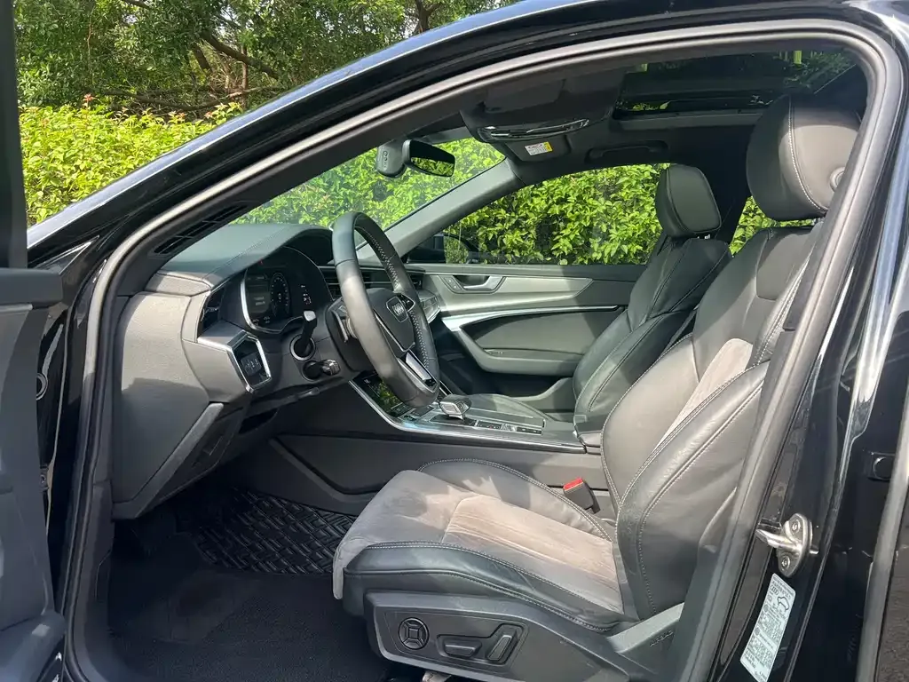 Audi A6L 2021 из CN, фото 4