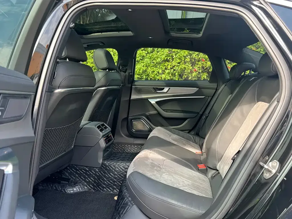 Audi A6L 2021 из CN, фото 5