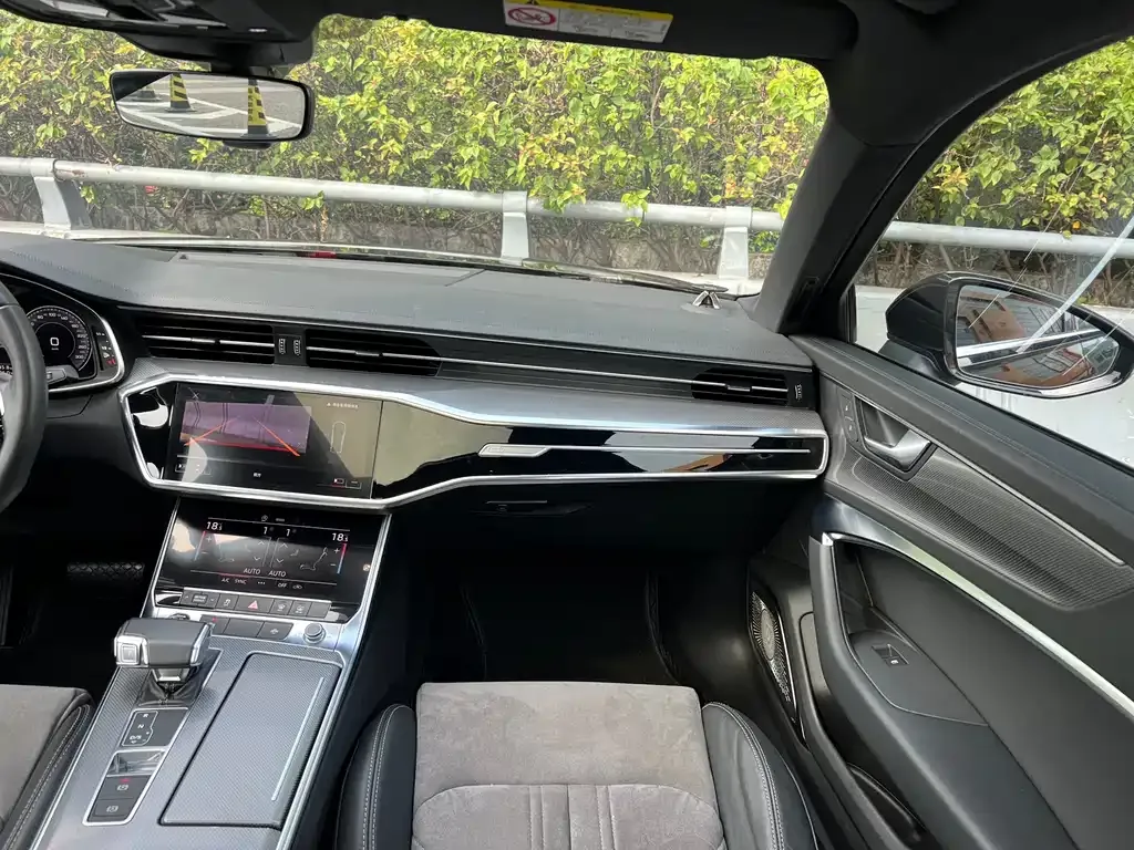 Audi A6L 2021 из CN, фото 9