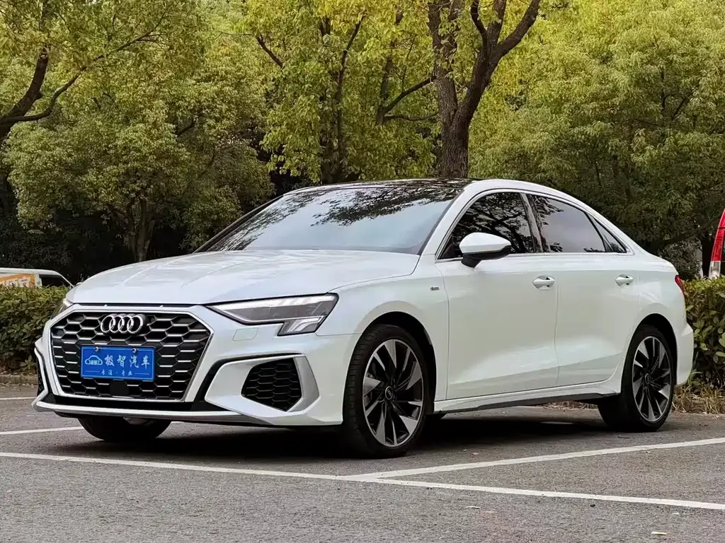 Audi A3 2023 из CN, фото 1